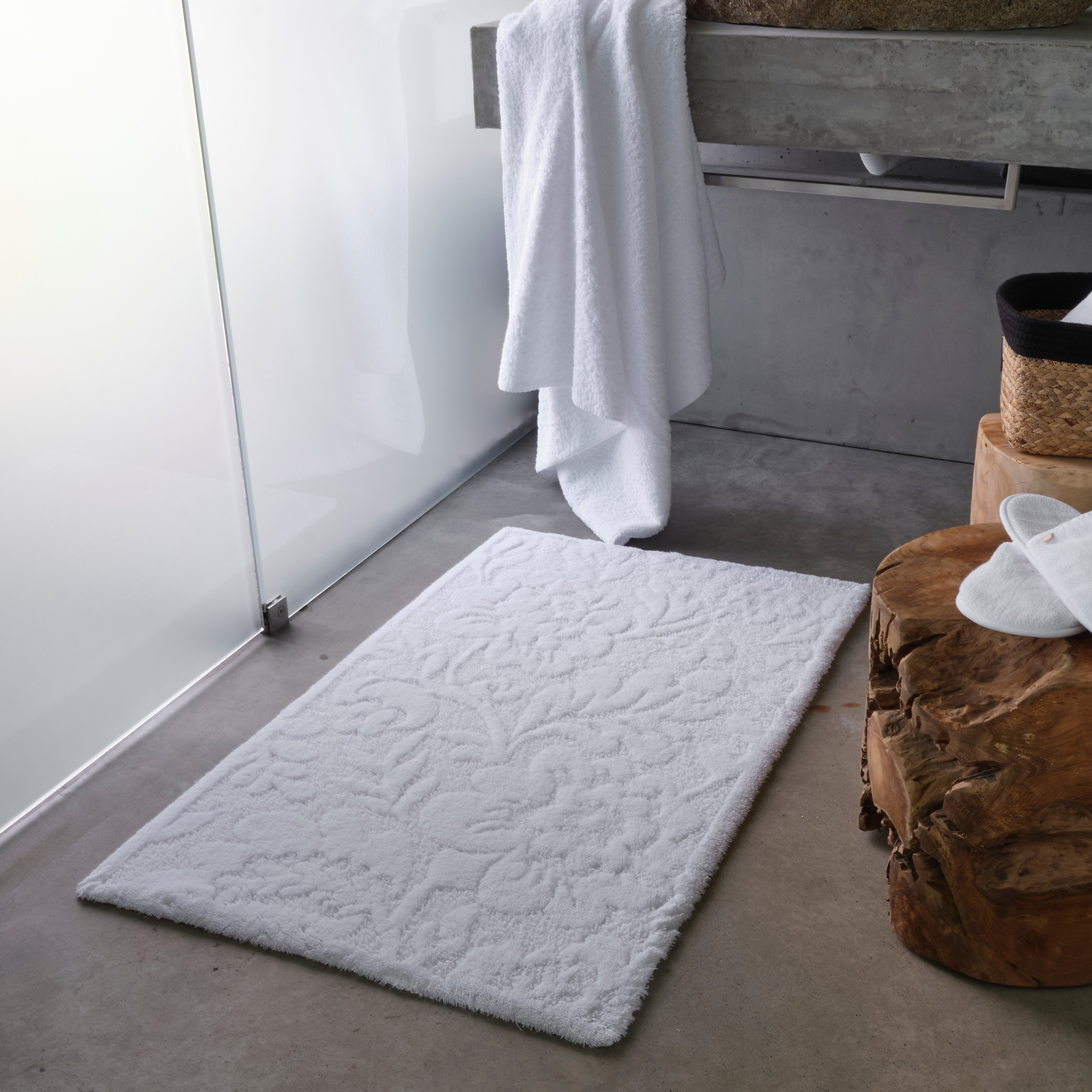 White bath shop mat